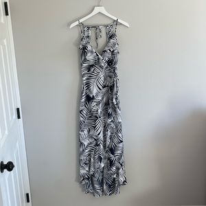 Aakaa Maxi Dress Size S